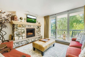 Televisión, chimenea