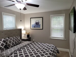 2 Schlafzimmer, Schreibtisch, Bügeleisen/Bügelbrett, WLAN