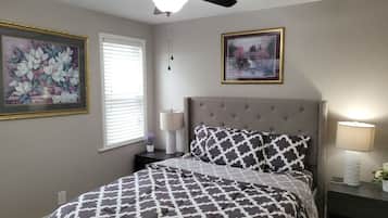 2 bedrooms, desk, iron/ironing board, WiFi