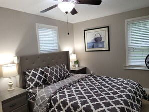 2 bedrooms, desk, iron/ironing board, WiFi