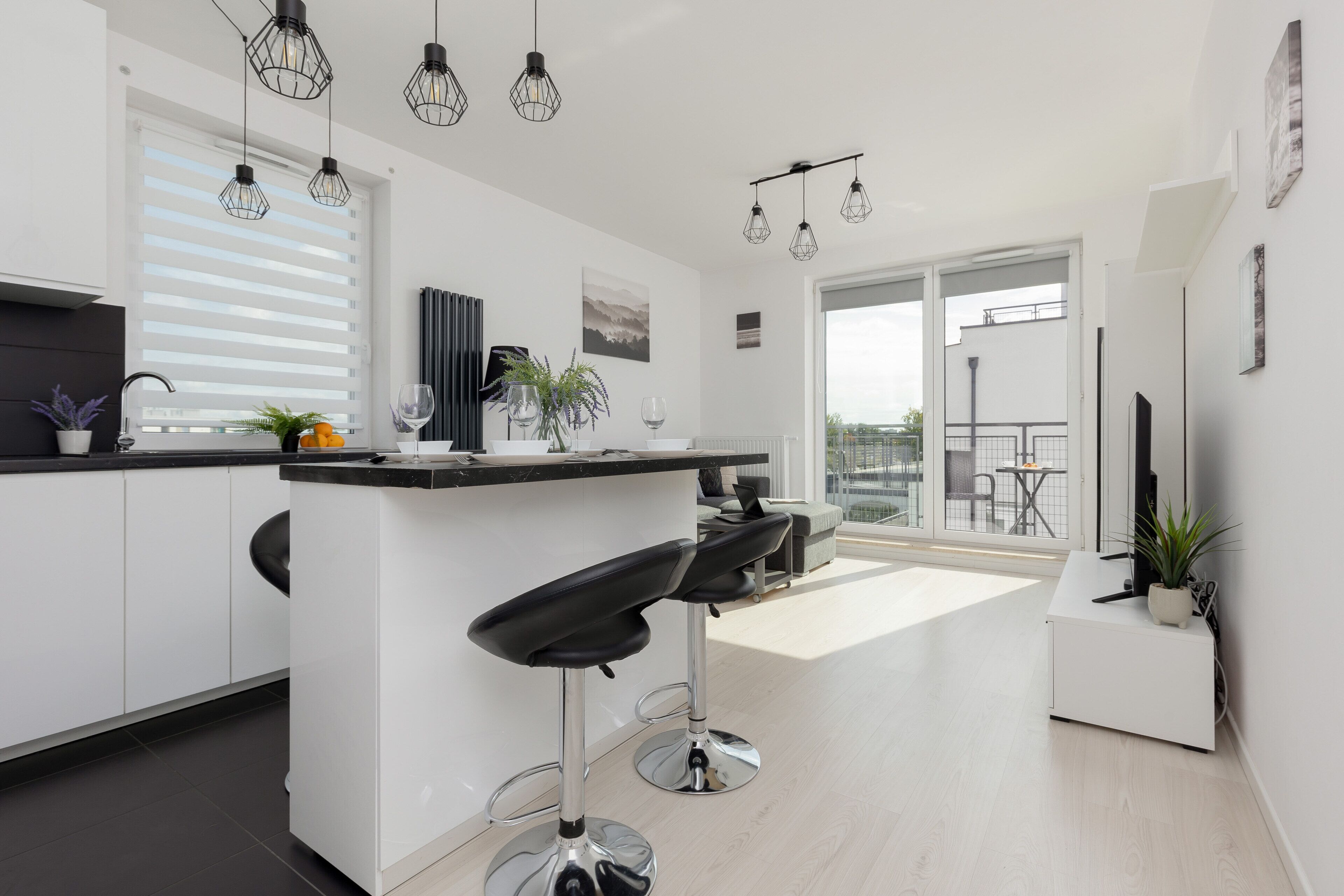 تناول الطعام داخل الغرفة