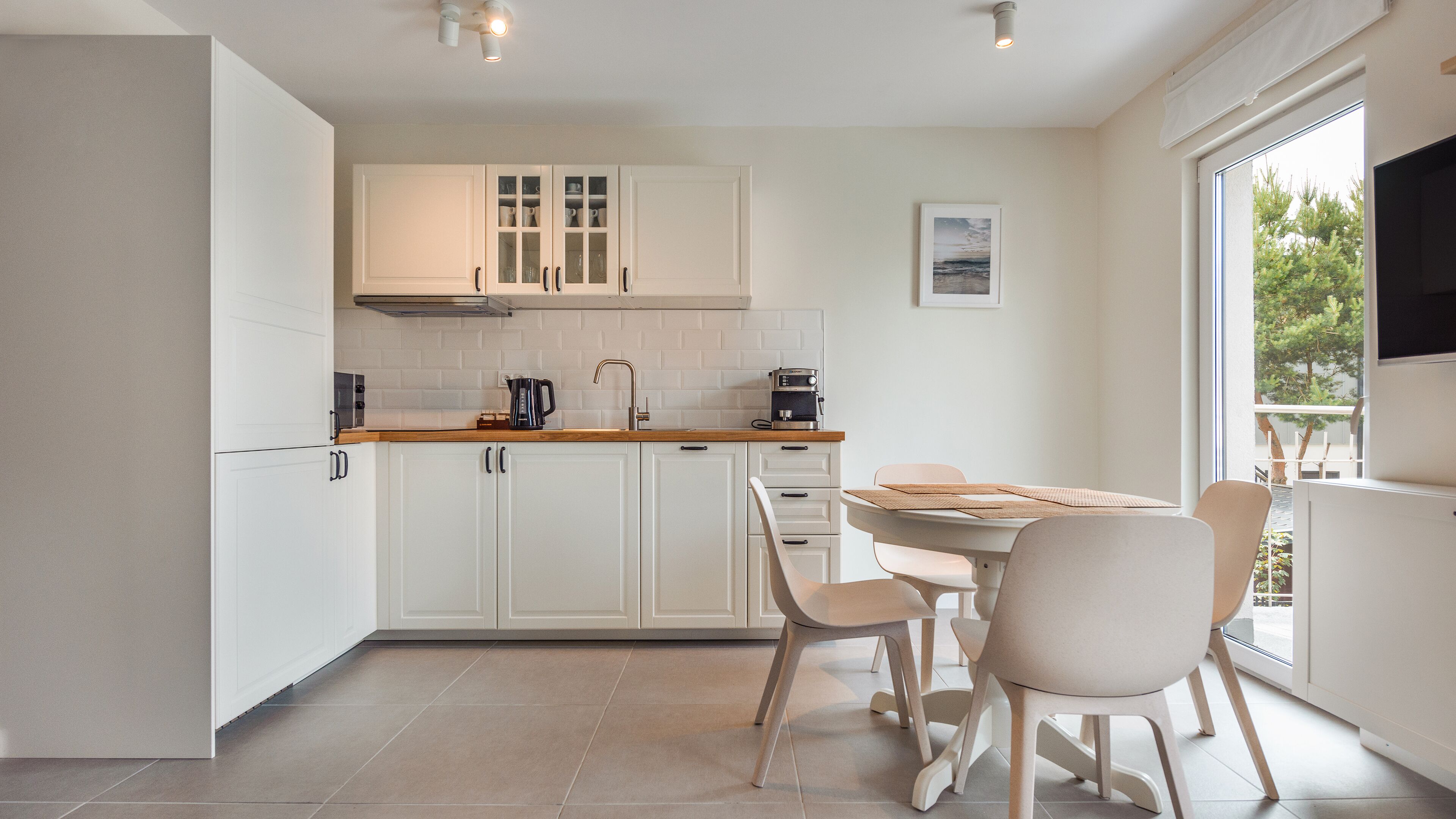 Apartament (D2) | Cocineta privada | Refrigerador, microondas, parrilla de estufa y lavavajillas 