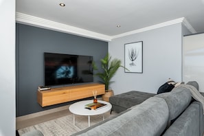Grand Apartment | Living area