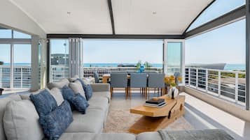 Grand Apartment | Living area