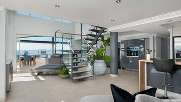 Grand Apartment | Living area