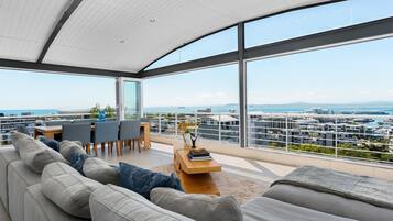 Grand Apartment | Living area