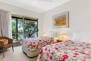 4 habitaciones, escritorio, tabla de planchar con plancha y wifi gratis 