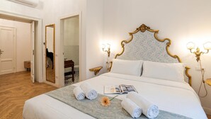 Family Apartment, 4 Bedrooms, Microwave (Appartamento Reggenza) | 4 bilik tidur 