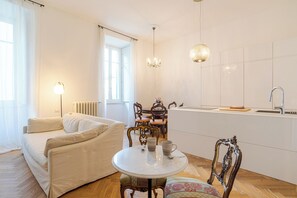 Family Apartment, Multiple Bedrooms (Appartamento Reggenza) | Living area - Appartamento Reggenza (Como)
