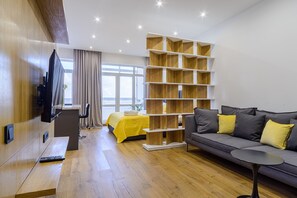 Apartament empresarial | 1 dormitori, escriptori, planxa i posts de planxar i wifi gratuïta 
