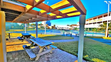 屋外ダイニングエリア