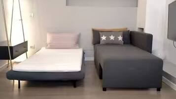 2 chambres, fer et planche Ă repasser