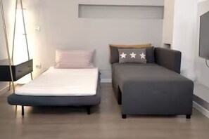 2 chambres, fer et planche à repasser