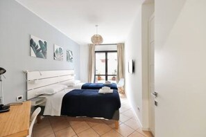 3 bedrooms, iron/ironing board, WiFi