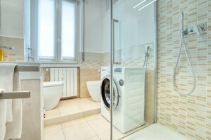 Shower, hair dryer, bidet, towels - GuestHost - ParkView House! (Milan)