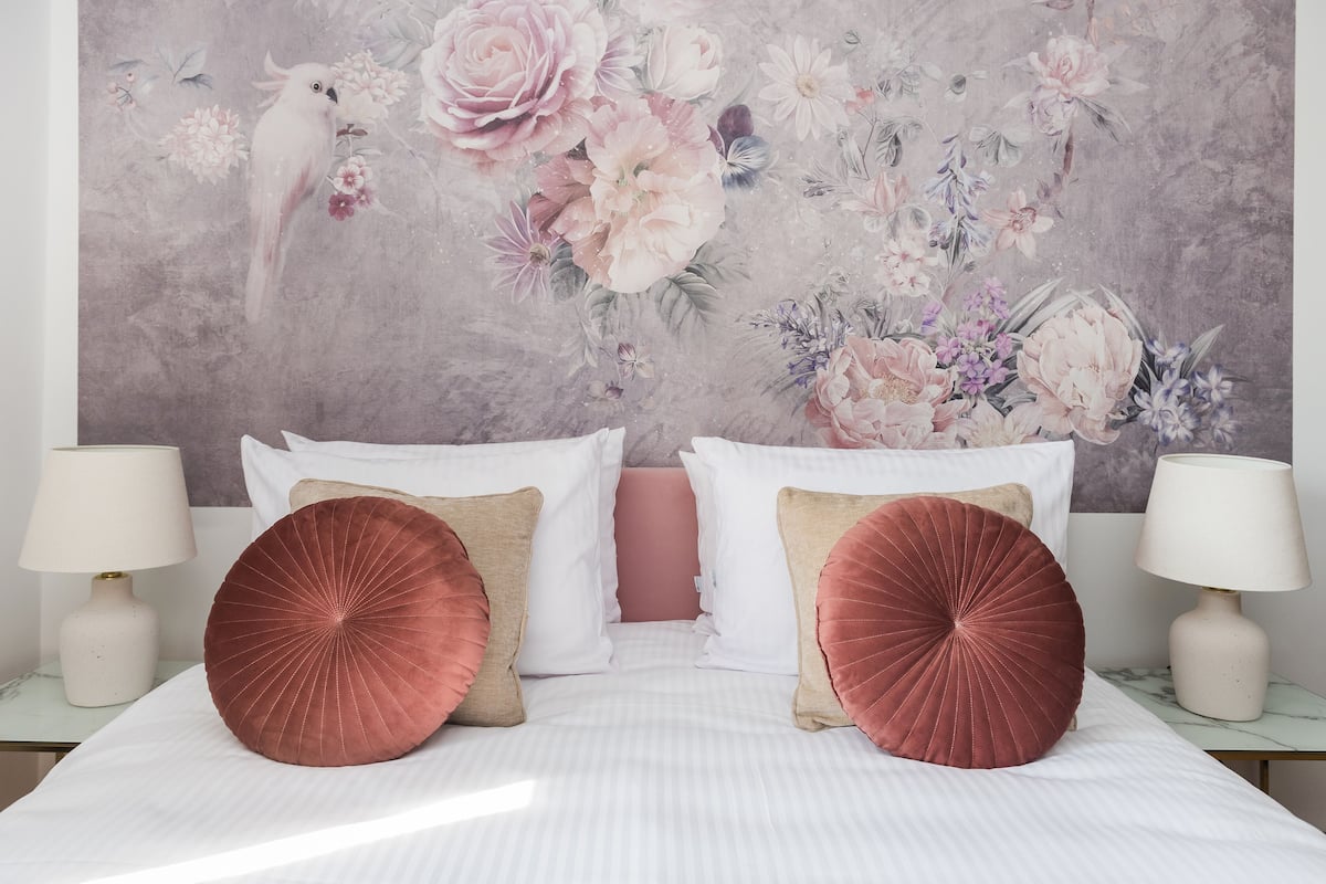 Premium Studio Suite | 2 bedrooms, individually furnished, desk, soundproofing