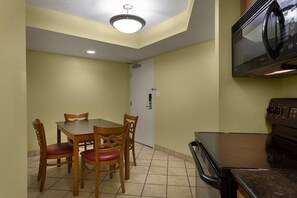 تناول الطعام