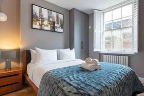3 bedrooms, iron/ironing board, WiFi, bed sheets