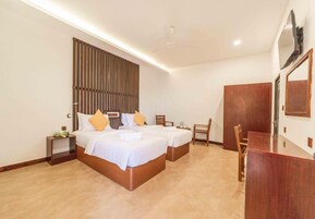 Deluxe Double or Twin Room | Premium bedding, minibar, in-room safe, desk