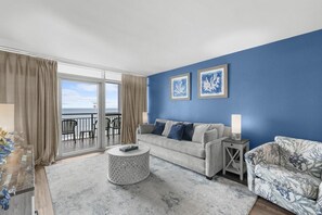 TV - Seaview Sanctuary: Your 1 Bdrm Oceanfront Escape (Myrtle Beach)