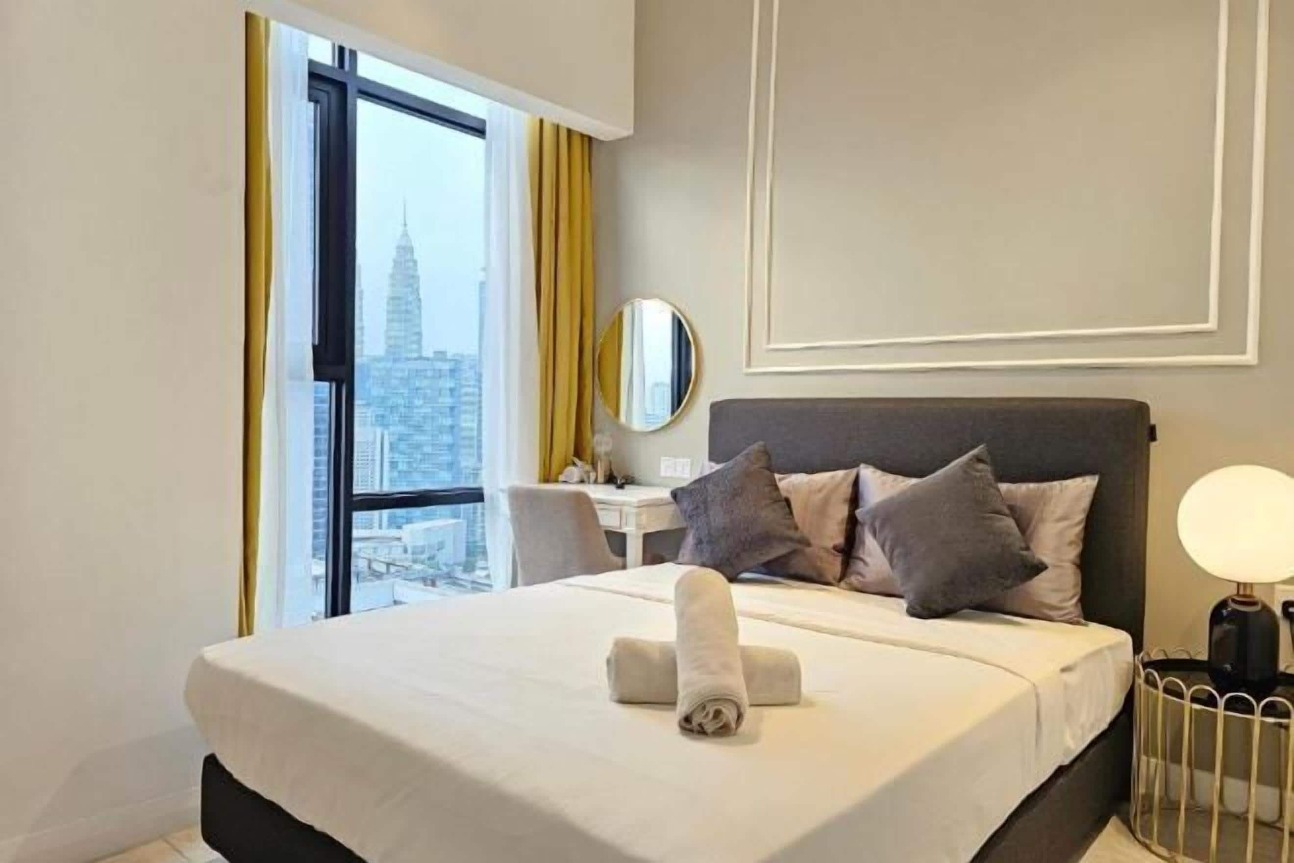 مكتب وتجهيزات عازلة للصوت ومكواة/لوح كي وواي فاي مجانًا