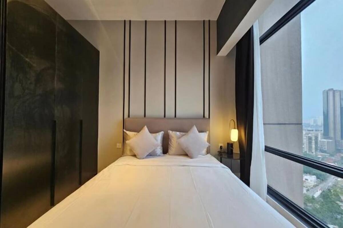 2 bedrooms, desk, soundproofing, iron/ironing board