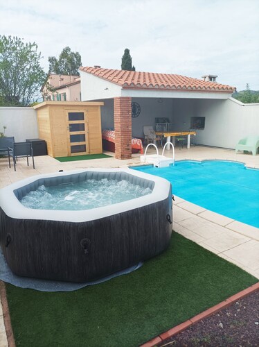 " La Céret'nitude " avec son coin piscine privé est proche de tous loisirs 