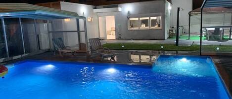 Piscina coperta, piscina all'aperto