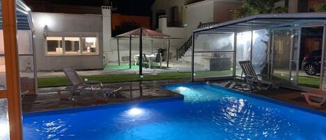 Piscina interna, piscina externa