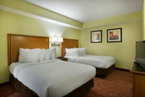 2 bedrooms, iron/ironing board, internet, bed sheets