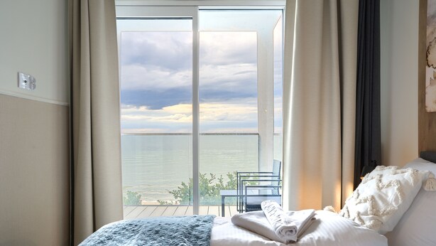 Apartemen (418 with sea view) | Setrika/meja setrika, Wi-Fi gratis, dan seprai linen
