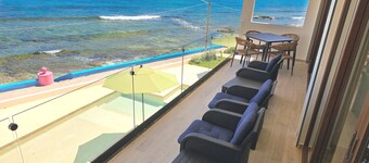 OceanDreams 3 BR 2 BA - New Condo - Fantastic Views - Full kitchen