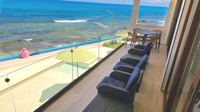 OceanDreams 3 BR 2 BA - New Condo - Fantastic Views - Full kitchen