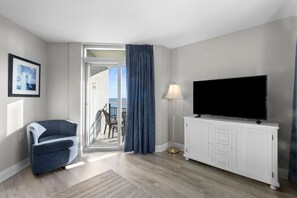 TV - Horizon Hideaway: City & Ocean Views (Myrtle Beach)