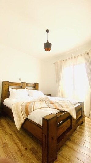 2 soverom, strykejern/-brett, wi-fi og sengetøy