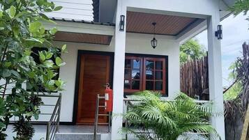 1 bedroom, premium bedding, minibar, free WiFi