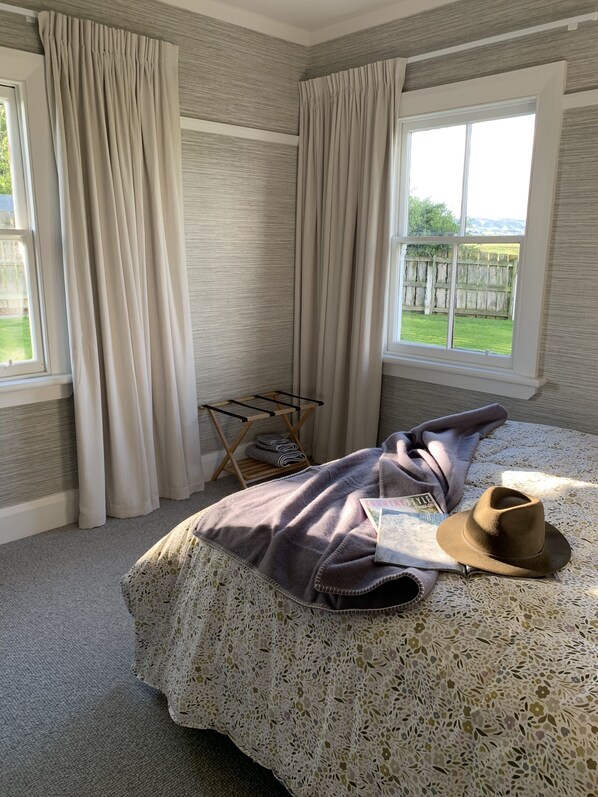 2 bedrooms, bed sheets