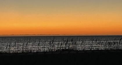 Scallop Season! Amazing oceanfront 2Bd