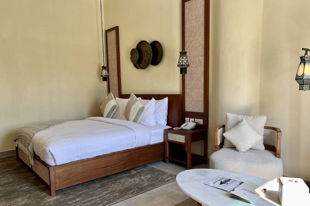 Liwa Superior Room with Balcony | Minibar, in-room safe, blackout drapes, cribs (free)