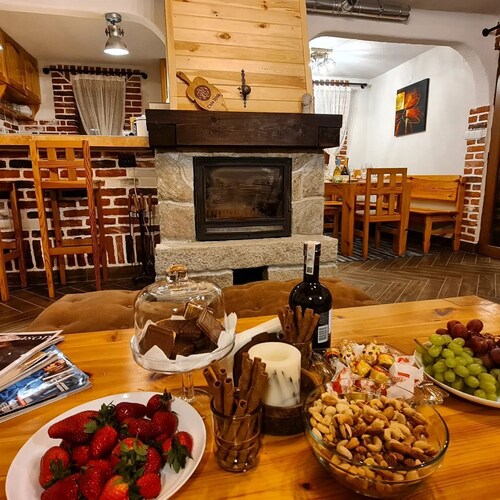 Swiss Style Chalet - Casa Rosa Guest House