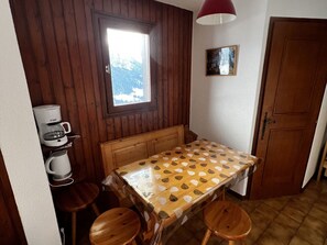 Dining - 2-Room Apartment for 4 Pers. with Balcony and Parking in Châtel (Châtel)