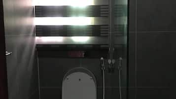 Classic Apartment | Bathroom