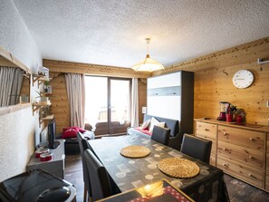 Dining - Cozy studio for 4 people with balcony in Châtel (Châtel)