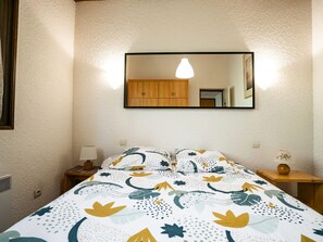1 bedroom, WiFi - Cozy 2-Room Apartment for 5 with Balcony, 900m from Village Center in Petit-Châtel (Châtel)