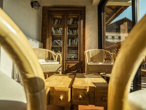 Property grounds - Spacious Chalet for 14 with 6 Bathrooms, Fireplace, and Balconies in Châtel (Châtel)