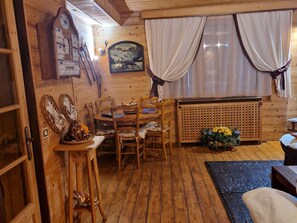 Dining - Charming 2-BR Apt for 6 with Balcony, Near Super-Châtel Lift (Châtel)