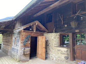 Exterior detail - 4-Room Chalet, 8 People, Wifi, Parking, Châtel (Châtel)