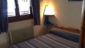 Unclassified image, 3 of 11, button - Chalet in Châtel, Near Slopes, 5 Pers, Parking Included (Châtel)