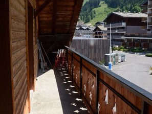 المنطقة المحيطة بالم�نشأة