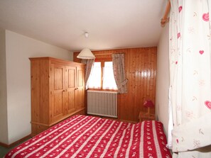 2 bedrooms, free WiFi - 3-room apartment with balcony, near Châtel center (Châtel)